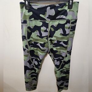 Zyia Camo Soft Stretch 7/8 Length High Rise Workout Athletic Leggings Size 12